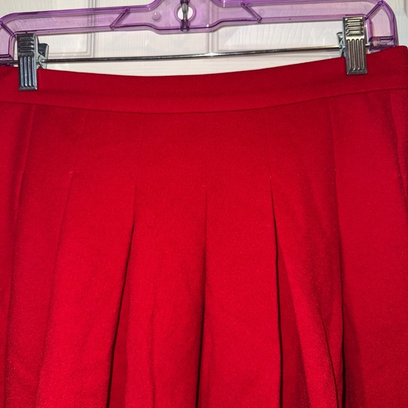SHEIN Red Pleated Mini Skirt - Picture 3 of 5